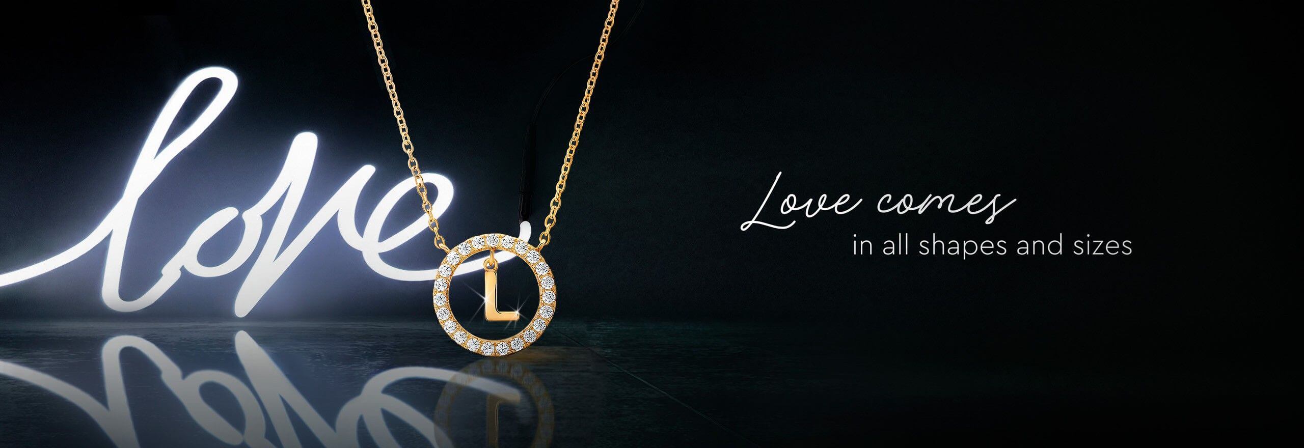 Colares com letras, dourados, prata