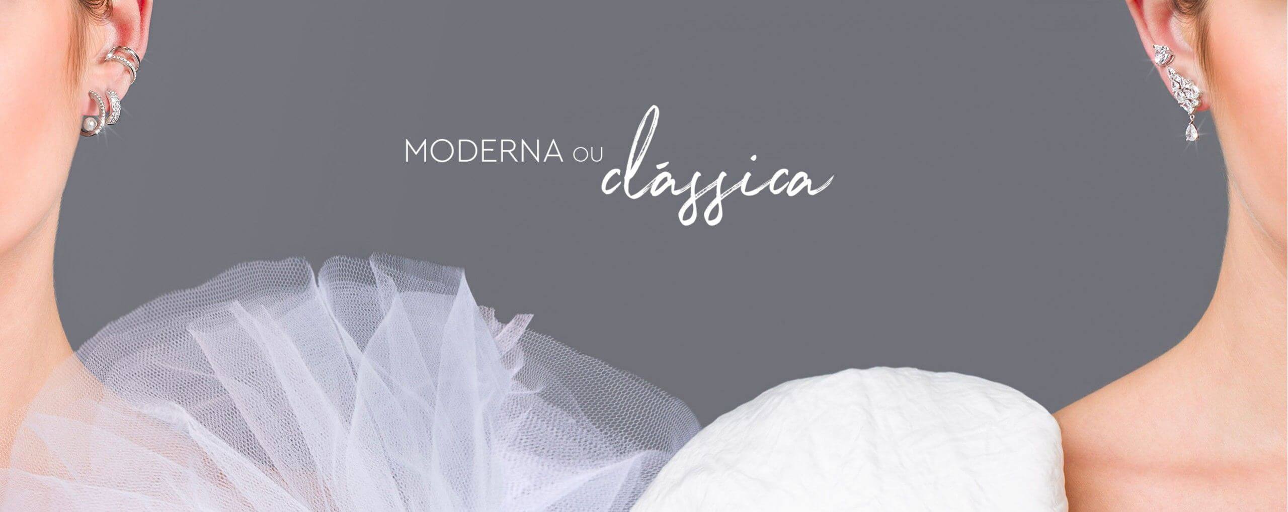 Equipa de criadores analisam anéis UNIKE sobre uma mesa com moodboard em tons de azul e verde, refletindo o cuidado em cada detalhe. A equipa de criadores selecionou cuidadosamente o pantone de cada caixa que acompanha estes anéis em prata de lei com crav