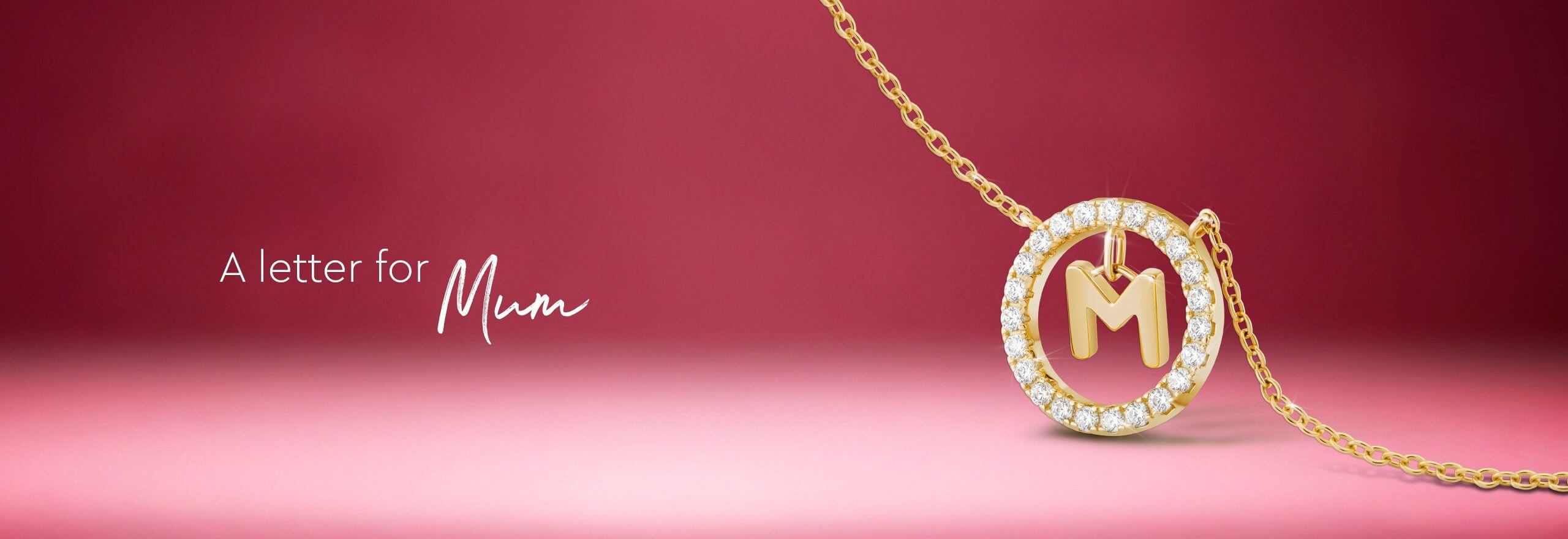 Colares com letras, dourados, prata