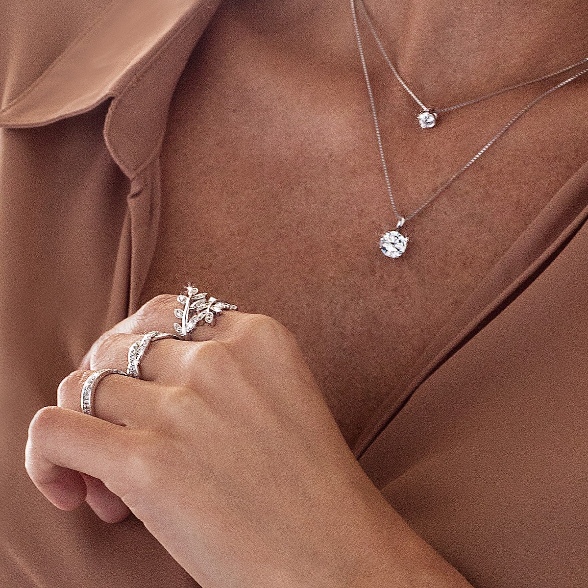 Colar Classy Big Solitaire