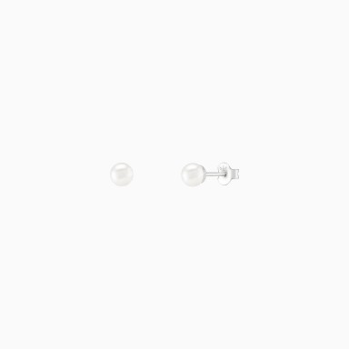 Classy Simple Pearl Earrings