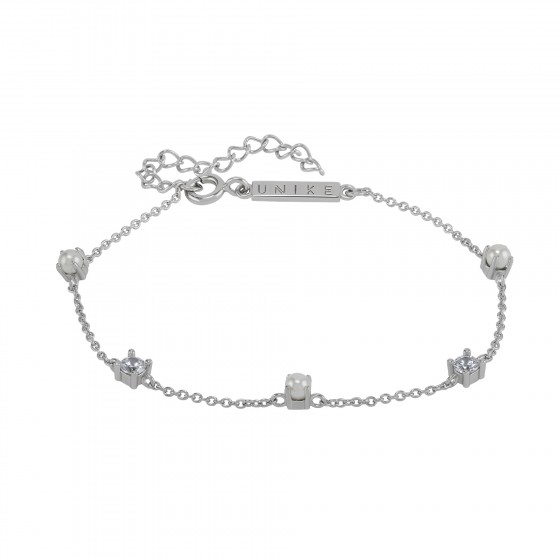 Classy Pearls & Solitaires Silver Bracelet