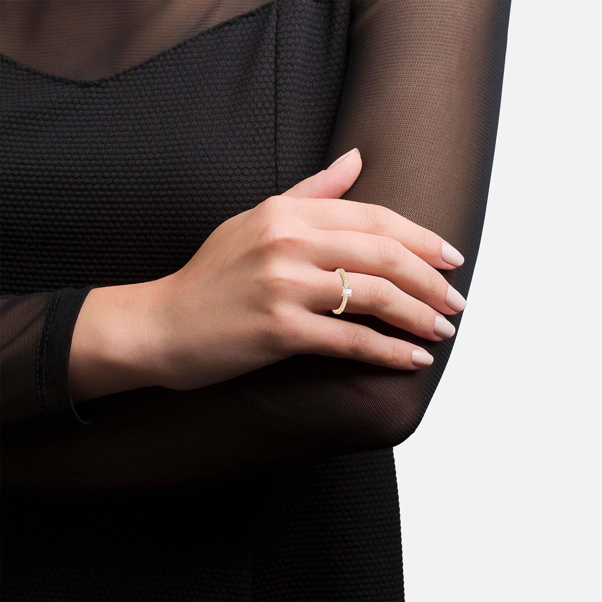 Classy Solitaire Golden Ring