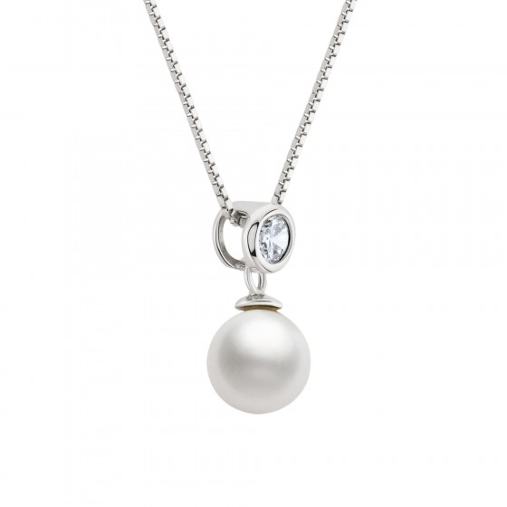 Classy Pearl Solitaire Necklace