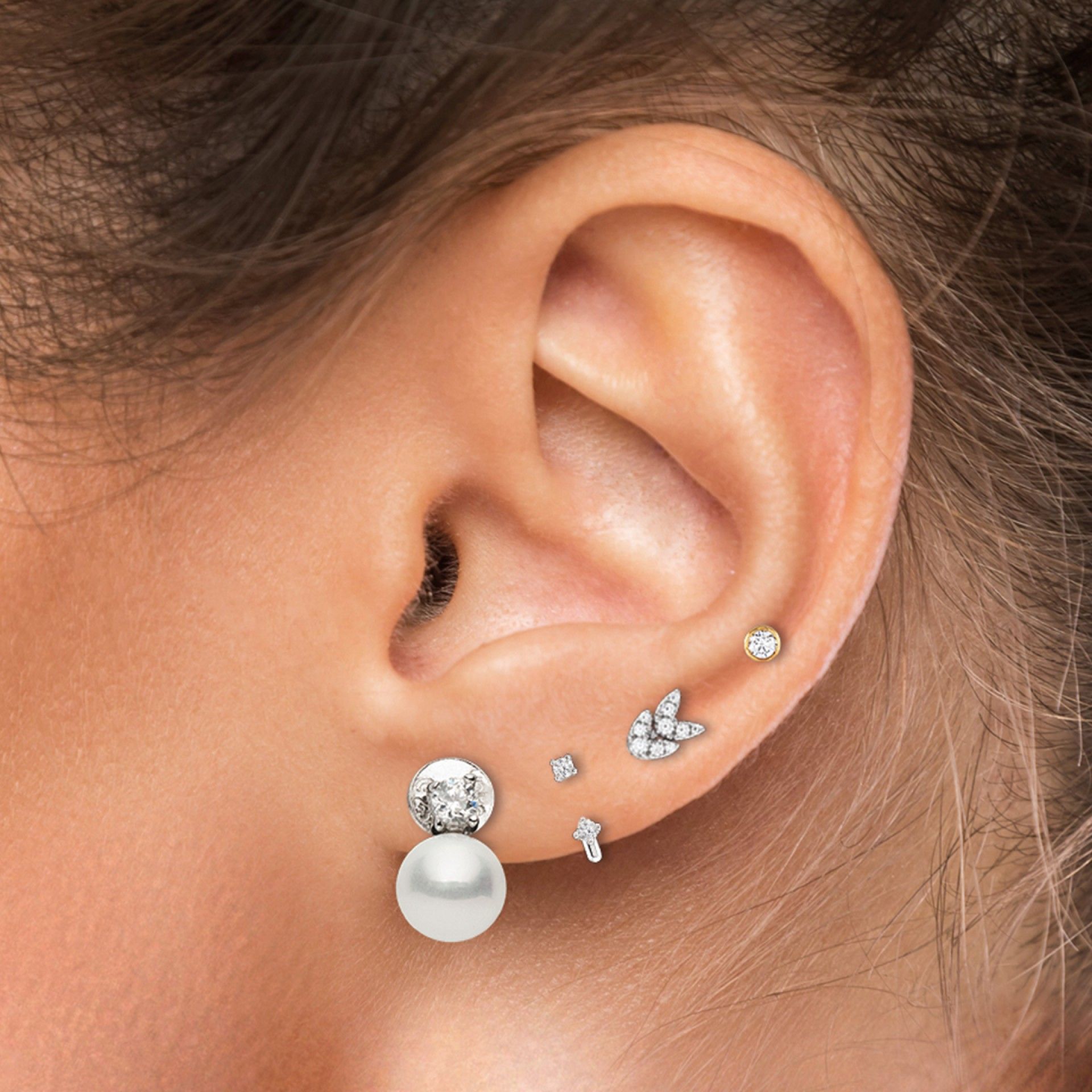 Classy Pearl Solitaire Earrings