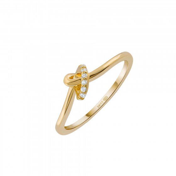 Classy Knot Golden Ring