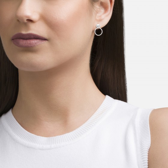 Classy Circle With Pearls Earrings