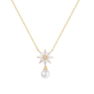 Classy Pearl & Flower Necklace